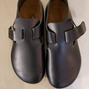 Birkenstock London Shoes size 36 US.